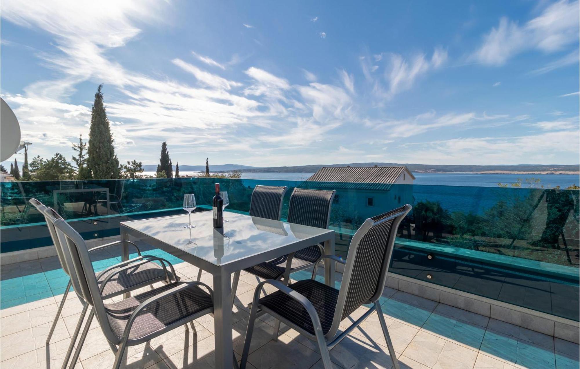 Stunning Apartment In Dramalj With House Sea View Exterior photo