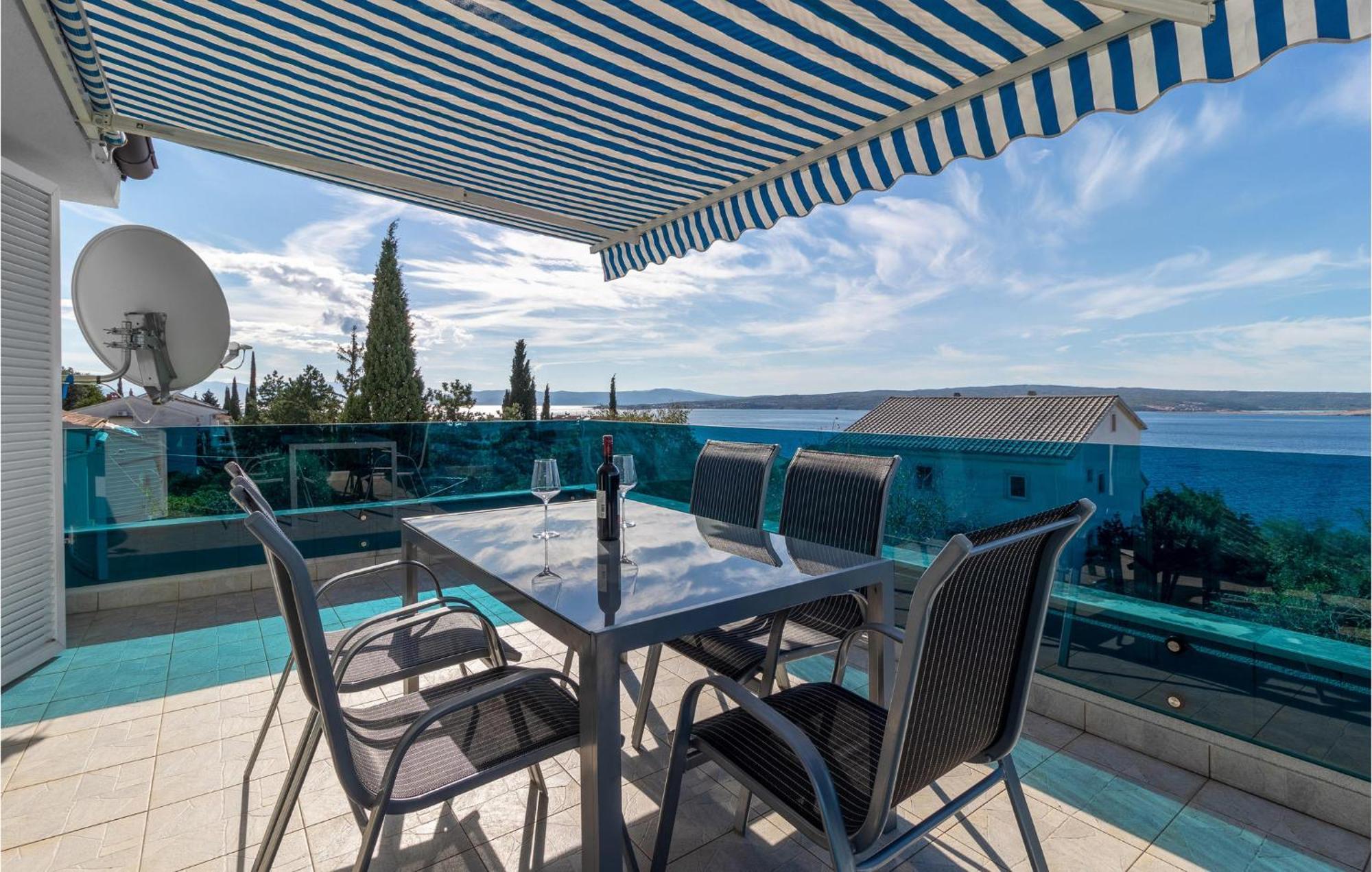 Stunning Apartment In Dramalj With House Sea View Exterior photo